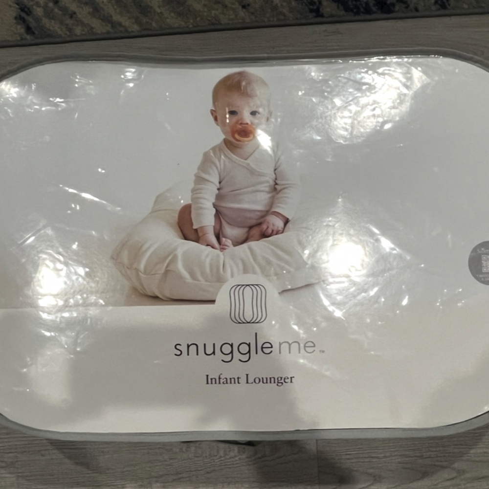 Snuggle Me Infant Lounger